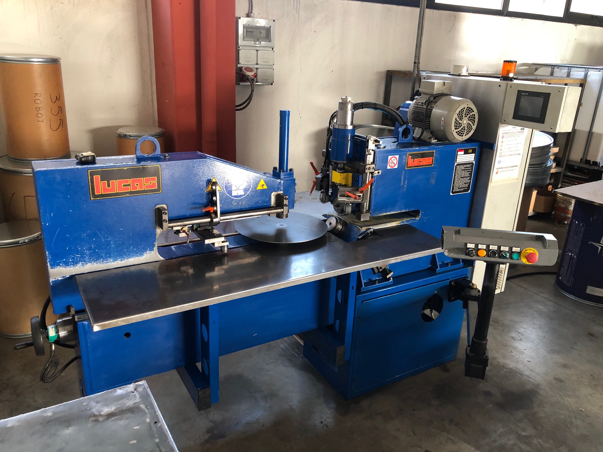 Circular shear machine model 5/1000 'Lucas'